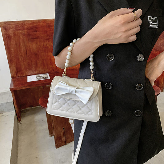 Bolso Mensajero Portátil con Moño y Perlas Lingge - Image 2