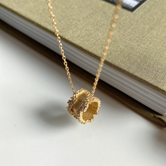 Collar de Oro Giratorio con Cuentas - Diseño Minimalista Chic - Image 2