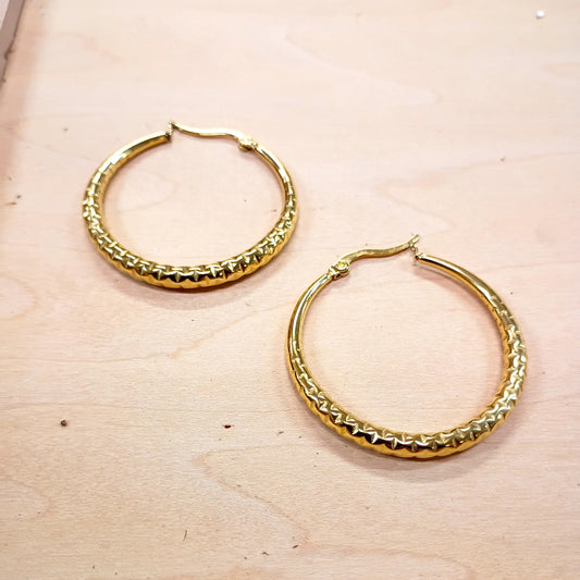 **Medium Stainless Steel Engraved Hoop Earrings 14K Gold Plating 200d