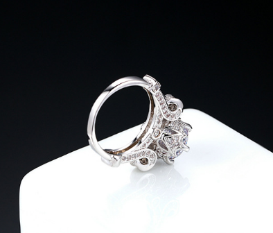 Anillo de Compromiso Lujo Chapado en Oro con Circonita AAA - Diseño Europeo - Image 2
