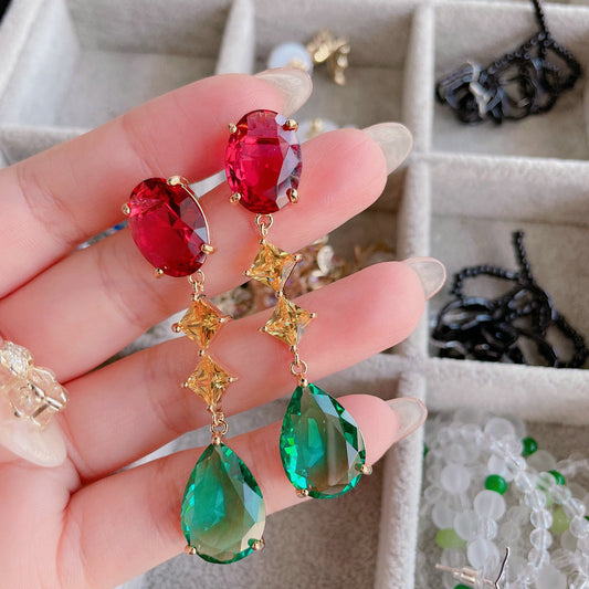 Aretes de Oro 18K Corazones y Flechas con Diamantes de Colores - Image 2