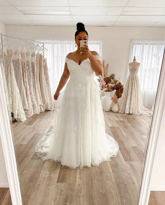 Vestido de Novia Talla Grande Corte A Hombros Descubiertos - Image 2