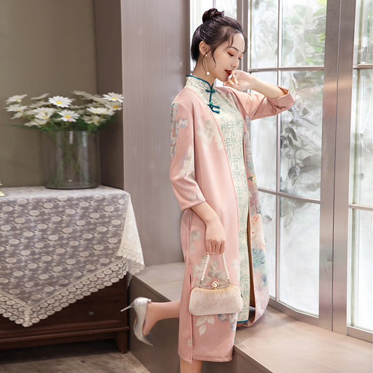 Vestido Cheongsam Elegante Mediano con Gamuza y Detalles Aodai - Image 2
