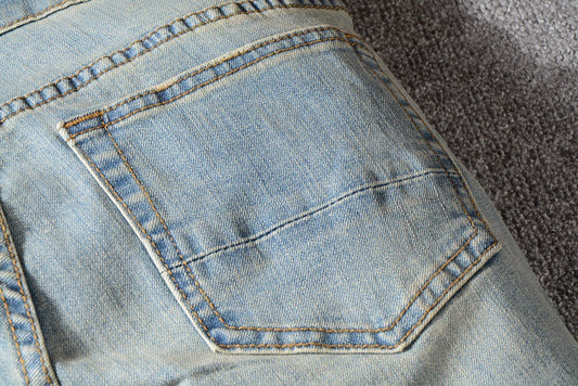 Pantalones Jeans Slim Fit con Pliegues y Bloques de Color para Hombre - Image 2