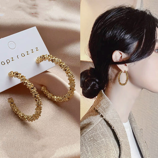 Aretes de Círculo Metálico Plata Aguja - Diseño Versátil para Mujer - Image 2