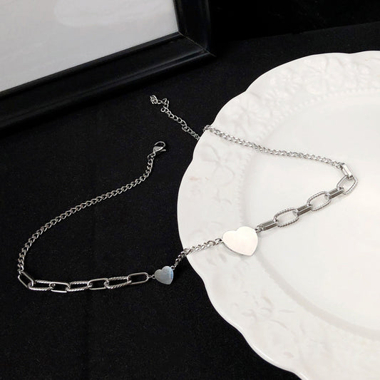 Collar Asimétrico Corazón Minimalista en Cadena de Clavícula - Image 2