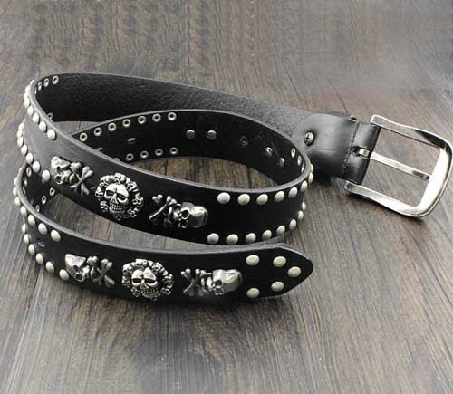 Cinturón de Cuero Genuino con Remaches y Calavera Personalizada - Image 2