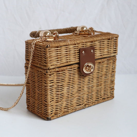 Bolsa Tejida Artesanal con Cadena para Niñas - Image 2