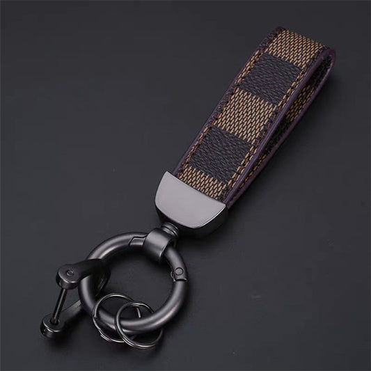 Llavero de Cuero Genuino Premium con Patrón Cuadrado y Hebilla Gunmetal - Image 2