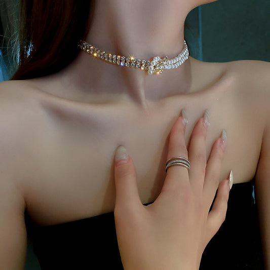 Gargantilla Elegante de Perlas y Cristales para Mujer - Image 2