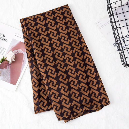 Pañuelo Largo Estampado a Mano en Algodón y Lino con Símbolos de Letras - Image 2