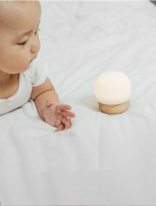 Lámpara Nocturna Infantil Recargable con Protección Visual - Image 2