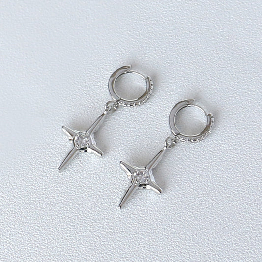 Pendientes de Cruz con Brillantes, Diseño Sencillo y Elegante - Image 2