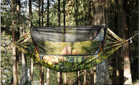 Hamaca Doble Antimosquitos de Paracaídas Portátil para Camping e Interior - Image 2