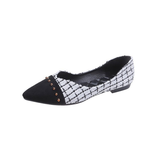 Zapatos de Mujer con Punta Afilada, Diseño Cuadros y Remaches Plateados - Image 2