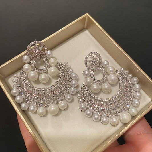 Aretes de Aro Grande con Perlas en Cobre para Mujer - Image 2