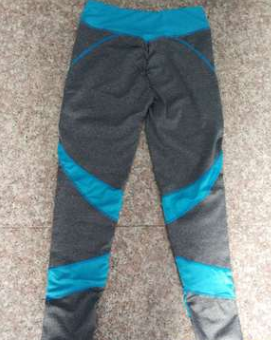 Pantalones Yoga Ajustados con Diseño Corazón en Cadera - Image 2