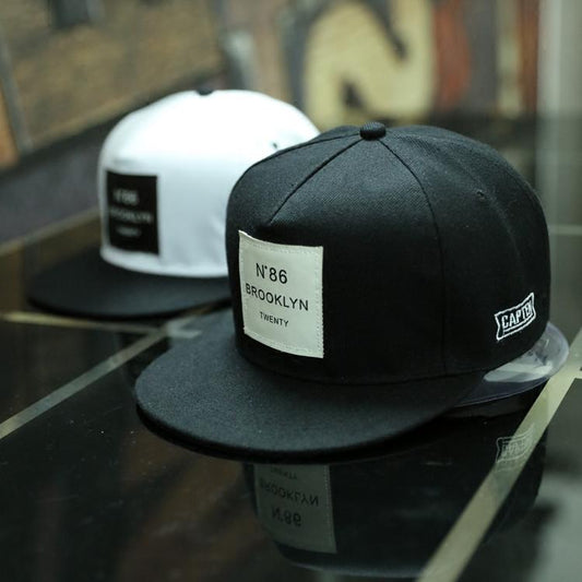 Gorras de Cuero con Cierre Ajustable - Image 2