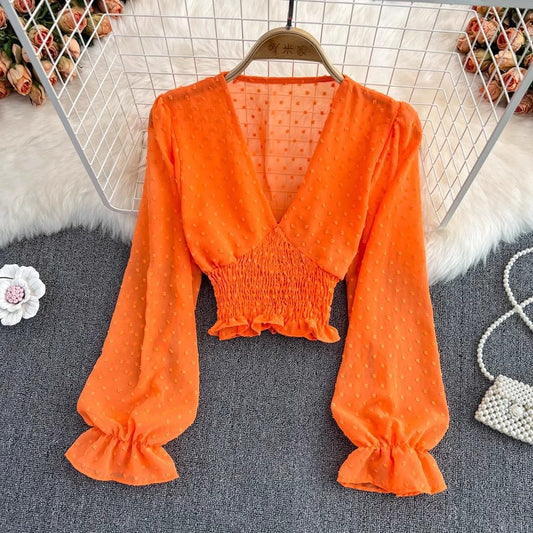 Blusa Estilo Occidental con Escote V, Lunares y Cintura Ajustada - Image 2