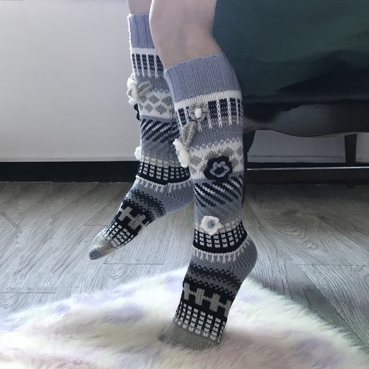 Calcetines Largos Retro Jacquard Tejidos a Mano - Estilo Ins para Mujer - Image 2