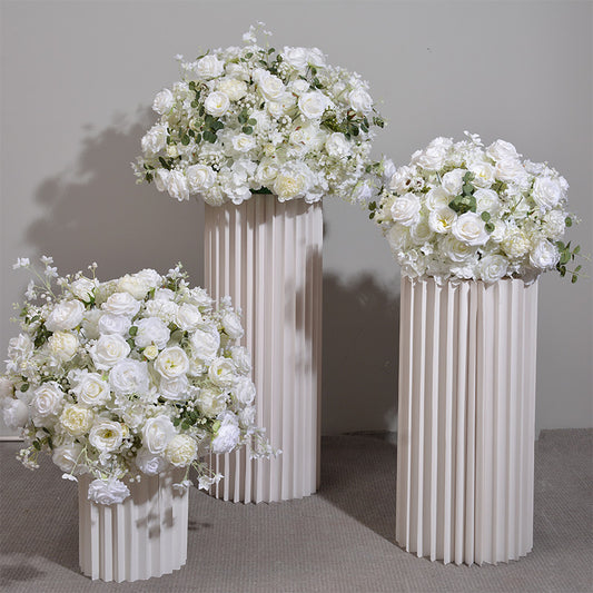 Bola Floral de Hortensias y Rosas para Decoración de Mesas de Boda - Image 2