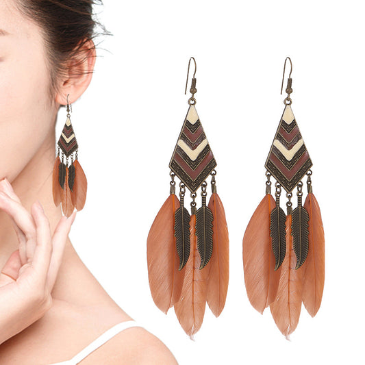 Aretes Bohemios de Hoja Diamante con Borla y Pluma para Mujer - Image 2