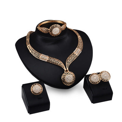 Conjunto de Joyería Completa: Collar, Aretes y Anillo 4 Piezas - Image 2