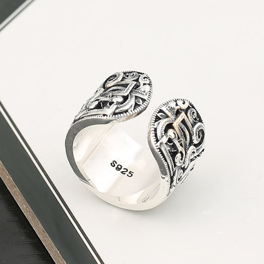 Anillo de Plata con Patrones Grabados y Diseño Vintage - Image 2