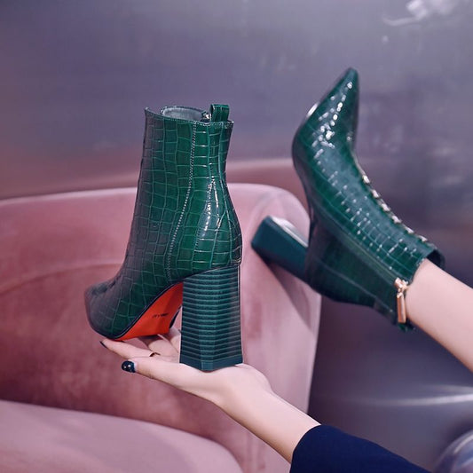 Botas Martin de Cuero Charolado con Punta Afilada para Mujer - Image 2
