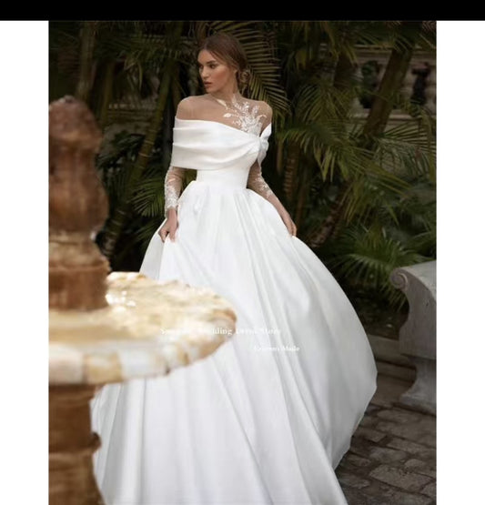 Vestido de Novia Satinado con Falda Tutú y Mangas Raglán - Image 2