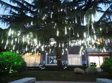 Luces LED Lluvia Meteoro Impermeables 30-50 cm, 8 Tubos, 100-240V con Fuente EU - Image 2