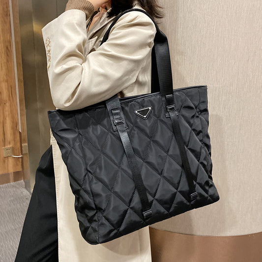 Bolso Grande de Nylon con Correa Simple - Image 2