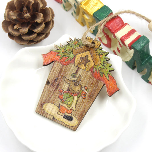 Adorno Navideño de Madera - Casa Creativa con Reno y Papá Noel - Image 2