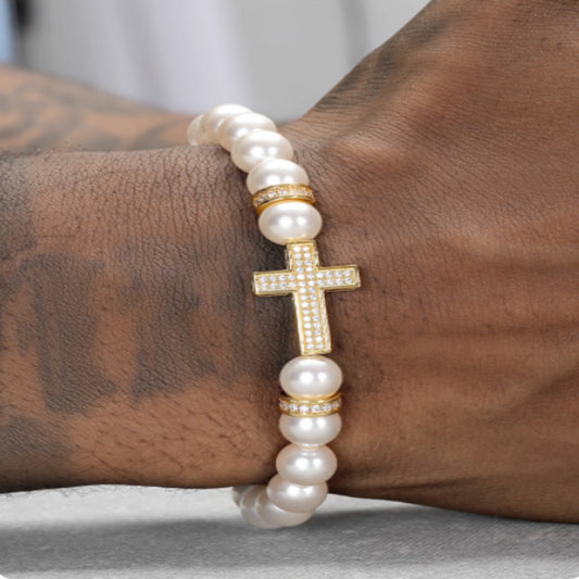 Pulsera de Cruz con Perlas para Mujer - Diseño Versátil - Image 2