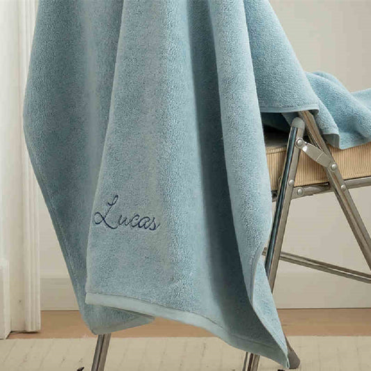 Toallas de Baño Personalizadas con Bordado de Nombres - Image 2