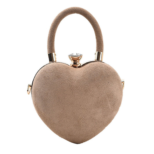 Bolso Mensajero Portátil con Corazón - Diseño Retro Minimalista - Image 2