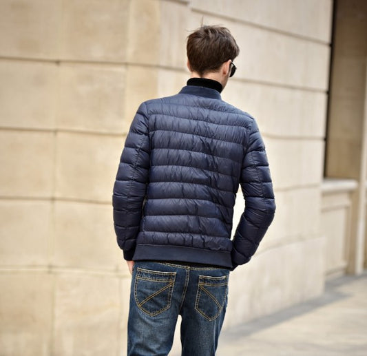 Chaqueta de Plumas para Hombre con Cuello Alto y Corte Moderno - Image 2