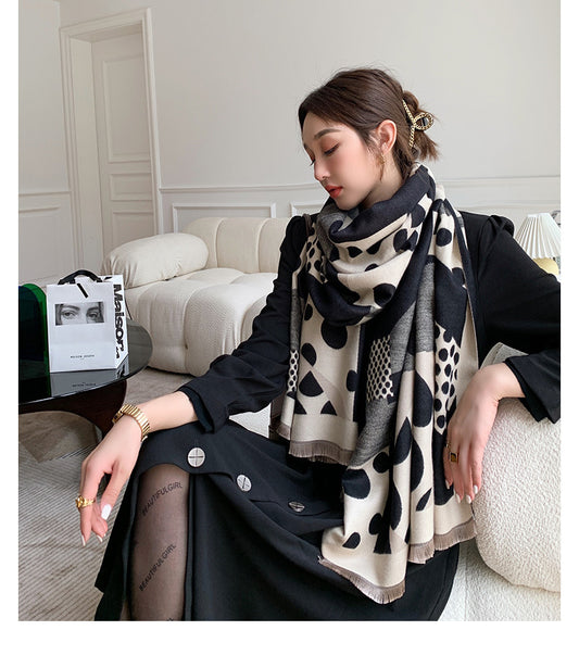 Elegante Chal Largo Cálido para Mujer - Image 2