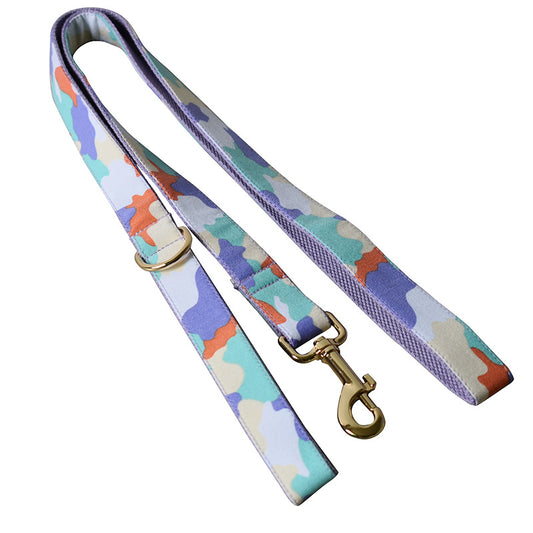 Collar Arnés para Perro con Diseño Camuflaje Púrpura y Hebilla Metálica - Image 2