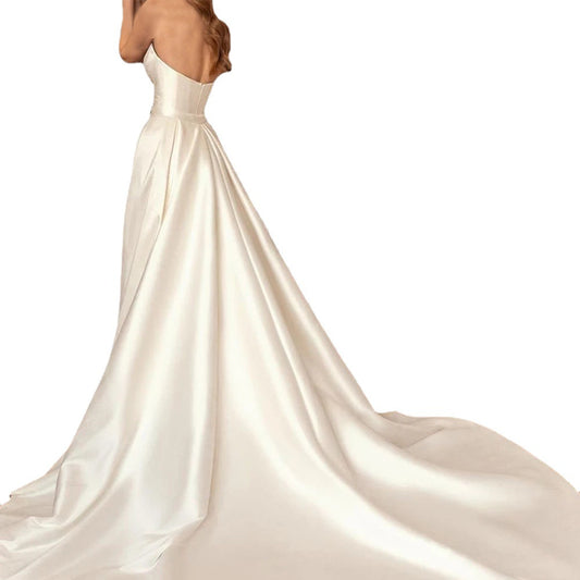 Vestido Satinado Ajustado con Espalda Descubierta y Tren Desmontable - Image 2