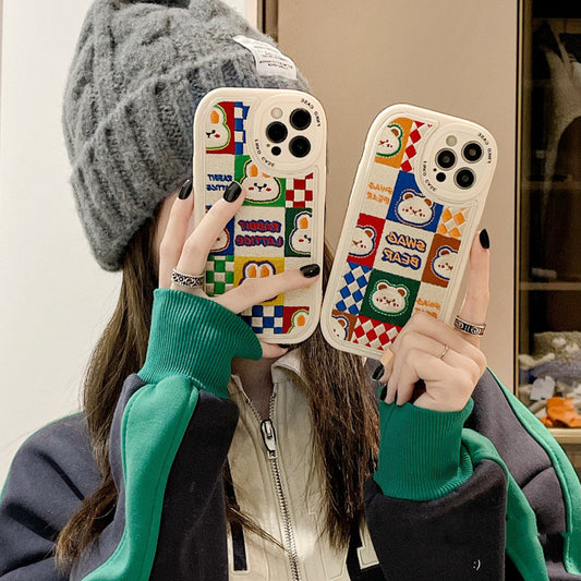 Funda para Teléfono con Bordado de Osito y Conejito - Suave y Protectora - Image 2