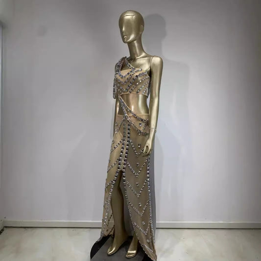 Traje Vestido Brillante con Cristales Decorativos - Image 2