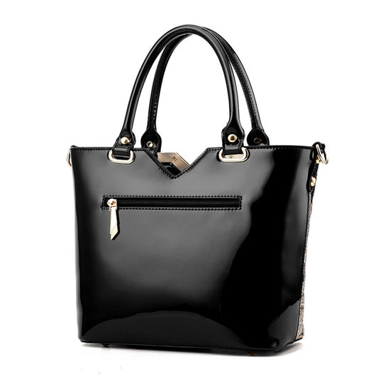 Bolso de Cuero Negro con Bordados Artesanales - Image 2