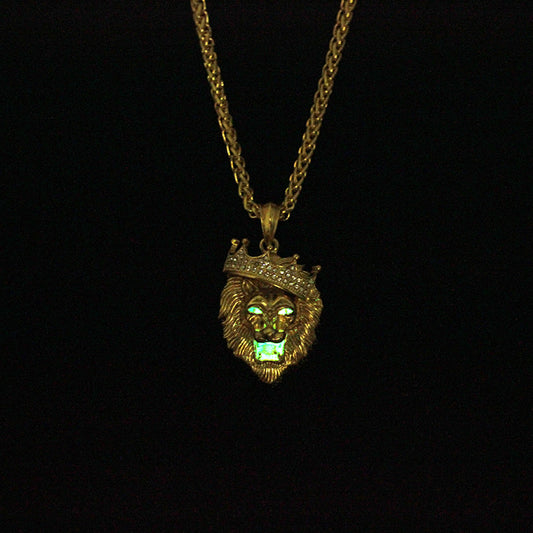 Collar Hip-Hop con Dije de León Luminoso y Corona Chapado en Oro - Image 2