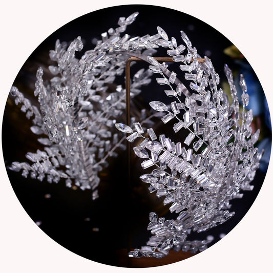 Diadema Nupcial con Cristales Brillantes - Accesorio para el Cabello - Image 2