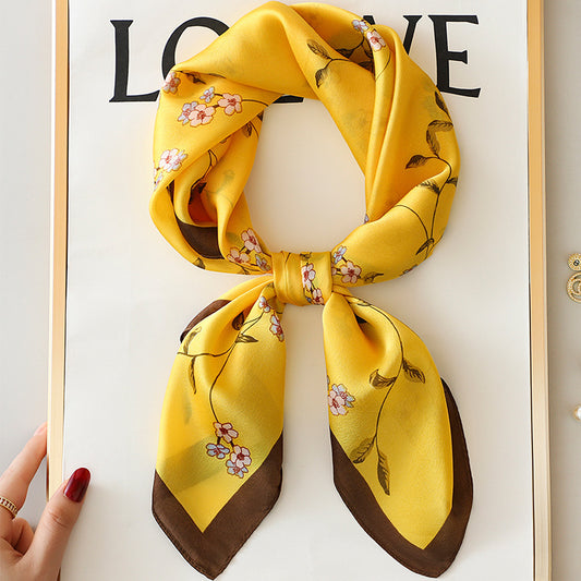 Pañuelo de Seda Cuadrado Amarillo para Mujer - Image 2