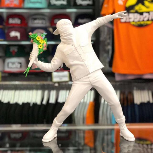 Escultura Decorativa Banksy Flower Boy - Arte Urbano para tu Hogar - Image 2