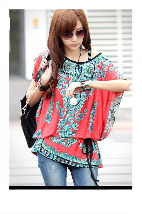 Blusa Oversized con Estampado Llamativo - Image 2