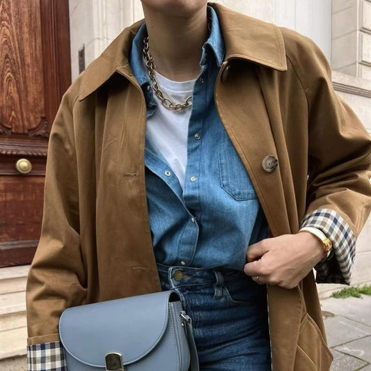 Abrigo Tipo Polo Trench Coat para Mujer Beige Abotonado Simple - Image 2