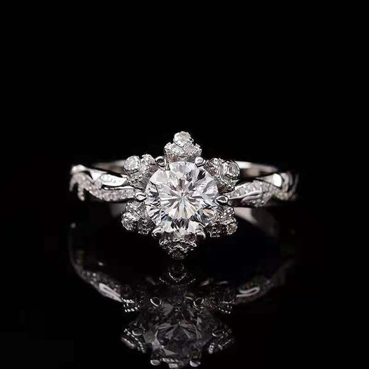 Anillo de Diamante Moissanita de Lujo con Incrustaciones Románticas - Primera Nieve - Image 2